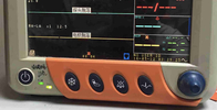 Goldway UT4000Aproは12.1インチTFTの表示が付いている忍耐強いモニターを使用した
